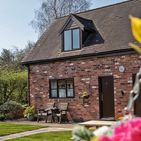 Charlie'S Cottage With Alpacas And 7Mins Drive To Alton Towers Denstone Bagian luar foto